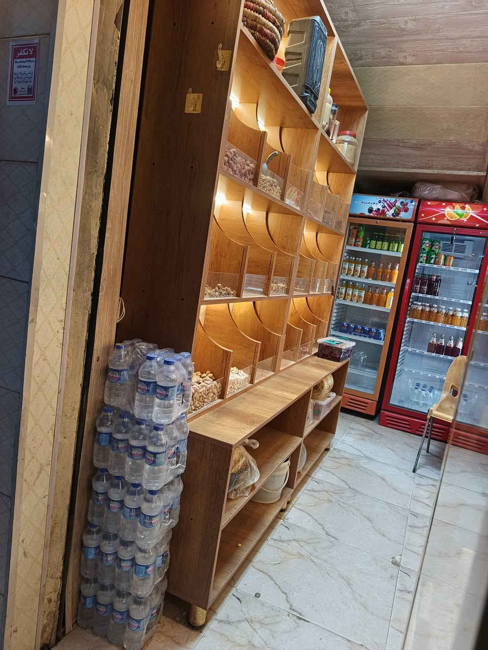 السلام عليكم غراض محل كرزات للبيع زائد برادين تركي مداخلات تصليح زائد باترونات المني عدد 2 للاتصال
***********
