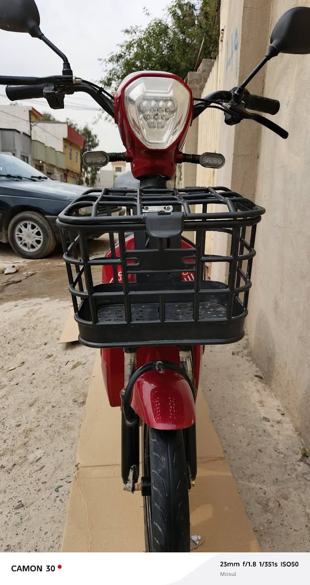 ماطور شحن للبيع فول مواصفات بصمة وسويج ونظام سرقة وتشغيل عن بعد وقفل تاية إشارات ولايتات كلها شغالة اربع بطاريات جدد وشرط تفحصها كبل ما تاخدة تمشيك من 35 الى 40 كيلو بل شحنة الوحدة تلات نمر سرعة 45 حقيقي 39 بدون شخوط نظافة 95% سعر 230 وبي مجال مكاني موصل 
رقم ***********
وموجود عل مازنجر
