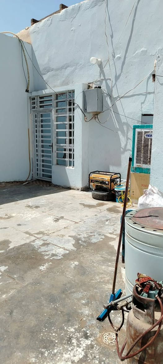 #الجلبية_قرب_جامع_الرضا_156م طابو صرف
دار للبيع في الجلبية خلف المنتزه قريب على الشارع العام الرئيسي دولان يحتوي على:  

1/غرفتين 
2/صالة 
3/مطبخ 
4/ واستقبال 
5/ وصحيات 
6/ مخزن
للاستفسار اكثر خاص وتدللون

***********
