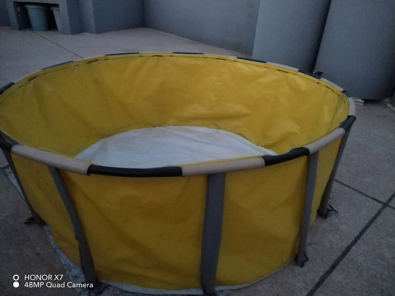 مسبح للبيع 
العرض مترين 
الارتفاع ٨٠ سنتم
السعر ٥٥
العنوان حي المزارع


**إذا كنت صاحب هذا الإعلان وتريد حذفه لأي سبب، رجاءا أرسل رسالة إلى الدعم الفني**