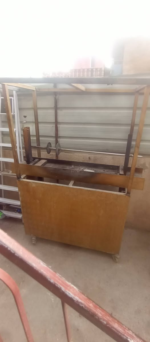 السلام عليكم ورحمة الله وبركاته للبيع شواية كص فحم الحوظ شيلمانة يعني اقوة من الجكر بليت السعر 300الف العنوان بغداد الغزالية شارع البدالة للاستفسار الاتصال ***********
