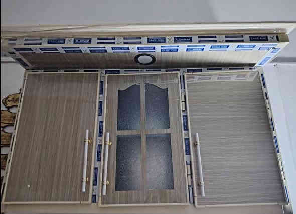 السلام علیکم كاونتر مستخدم قليل جديد نضافه ١٠٠٪
٣ قطع قياس متر وربع + سنگ مرمر
السعر ٣٥٠ وبي مجال
العنوان بغداد المنصور ***********
