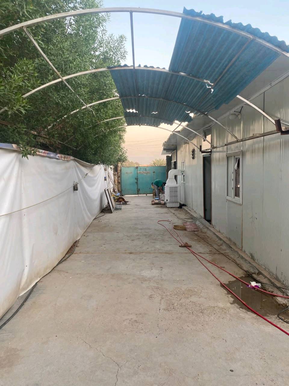 بيت للبيع في بغداد منطقه هورجب 
قرب السريع الجديد حله بغداد
مساحه الأرض 500 متر
10x50 بيها بيت طابقين يحتوي على 44 غرف نوم واستقبال ومطبخ وصحيات عدد 2
ومشتمل سندويج ومحل قيد ال انشاء
سند 25 مباشر يدخل اسمك بالسند
لل استفسار اكثر
***********