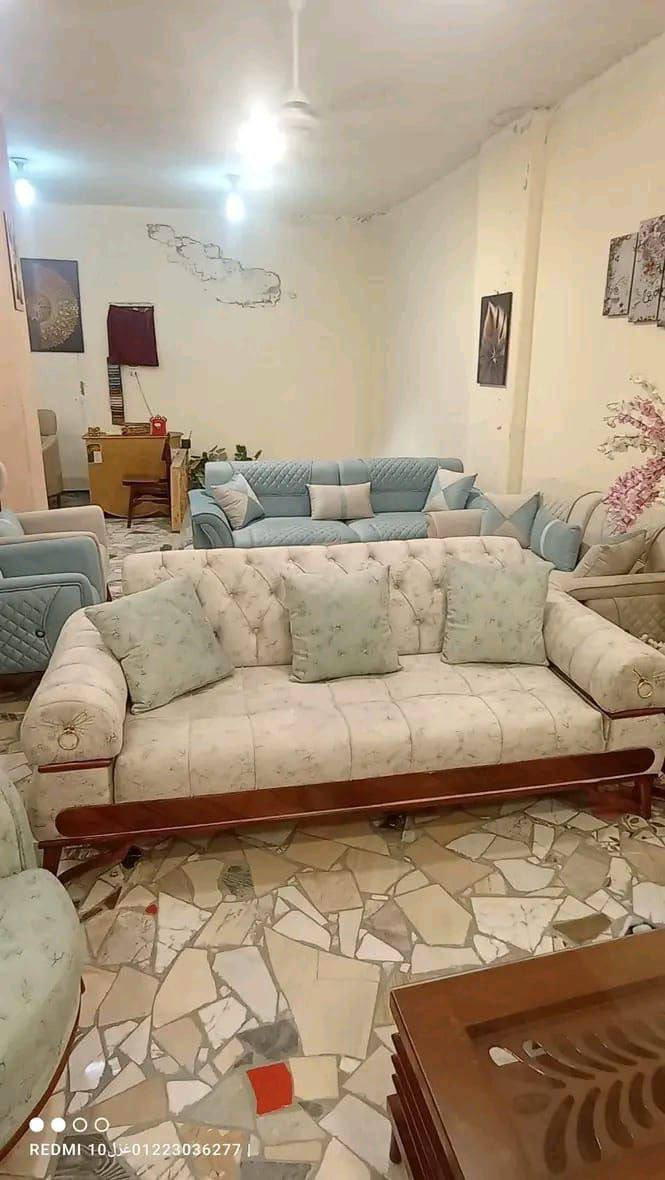 موديل شانيل
تخم شغل عراقي موديل تركي عشر مقاعد خمس قطع 
قنفتين ثلاثيه 
قنفة ثنائيه 
كراسي عدد ٢
ضمان حقيقي خمس سنوات


**إذا كنت صاحب هذا الإعلان وتريد حذفه لأي سبب، رجاءا أرسل رسالة إلى الدعم الفني**