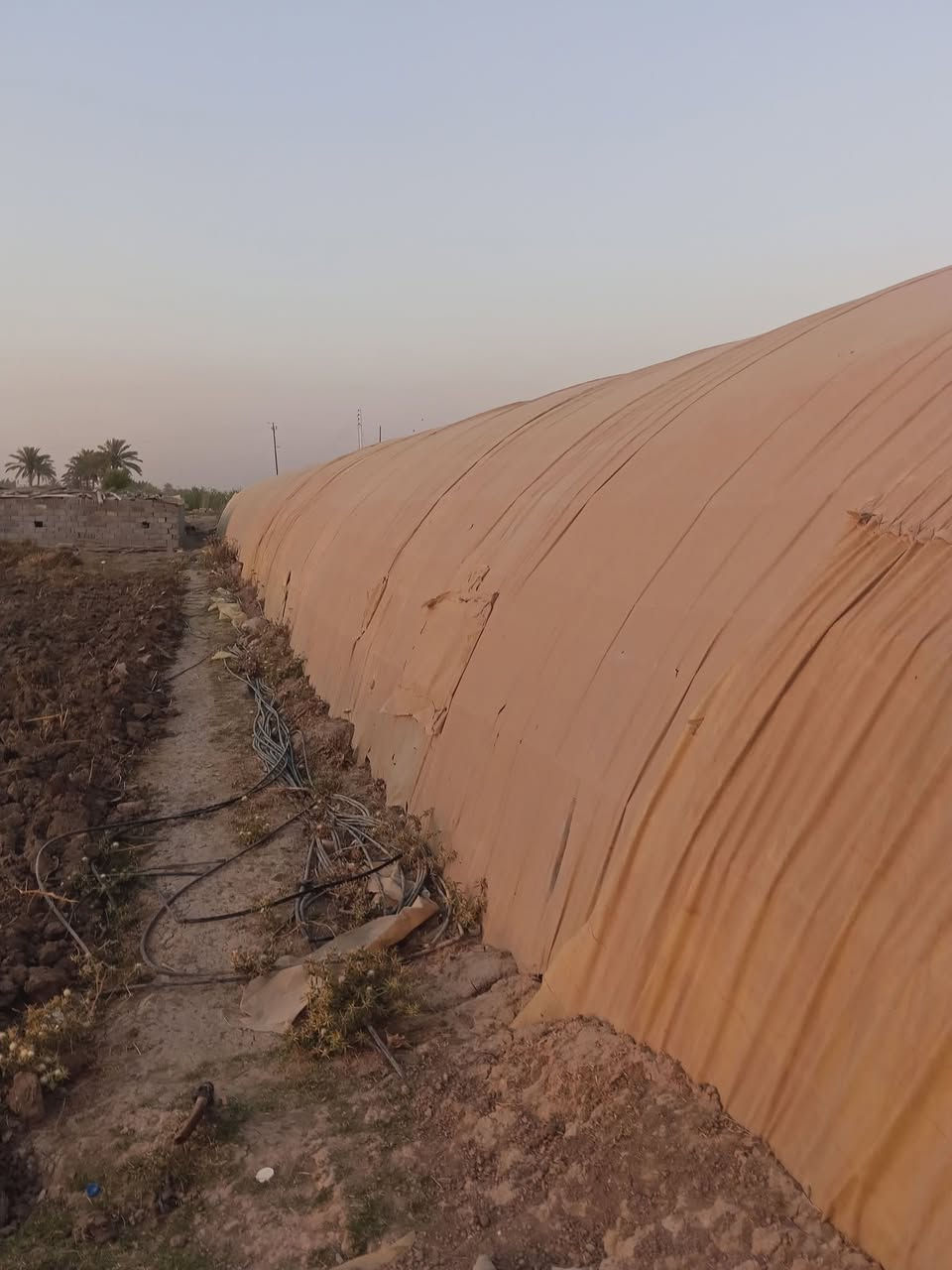 البيع بيت زجاجي المكان بغداد اليوسفيه واي ستفسار ***********

