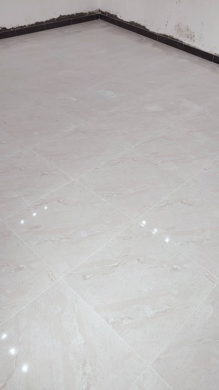 خلفه سيراميك مصرى وبورسلين جداري وارضيه شغل درجه اولي متواجد في بغداد***********
