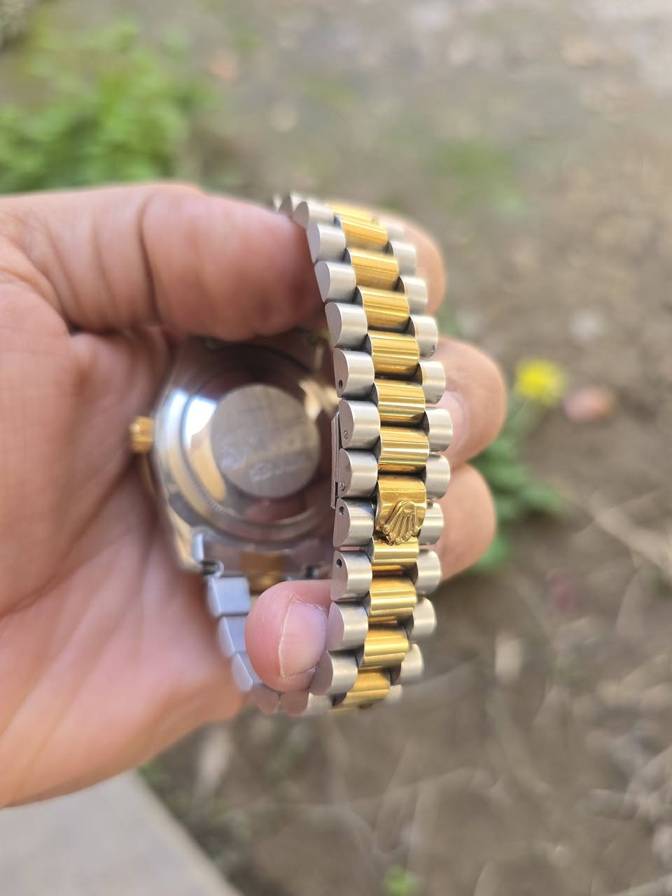 رولكس كوبي ماكنة ياباني نظافه ممتازه 
قطر الساعه 39ملم
سير يلبس ادين وسط 
السعر 45 الف


**إذا كنت صاحب هذا الإعلان وتريد حذفه لأي سبب، رجاءا أرسل رسالة إلى الدعم الفني**