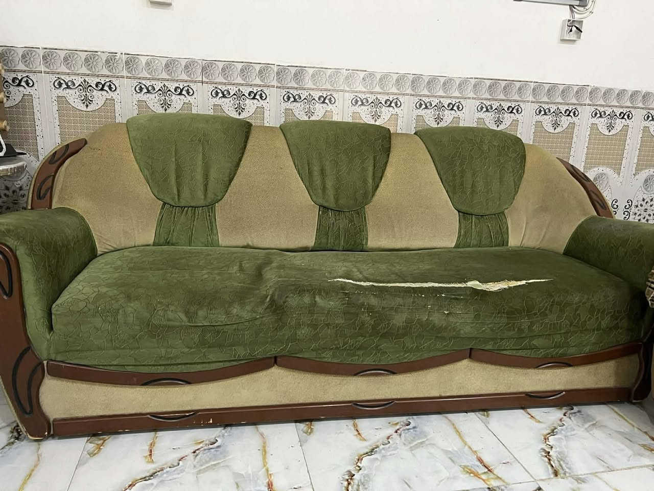 تخم عشر مقاعد للبيع بسعر مناسب الاسفنج اصلي والخشب ثكيل جدا


**إذا كنت صاحب هذا الإعلان وتريد حذفه لأي سبب، رجاءا أرسل رسالة إلى الدعم الفني**