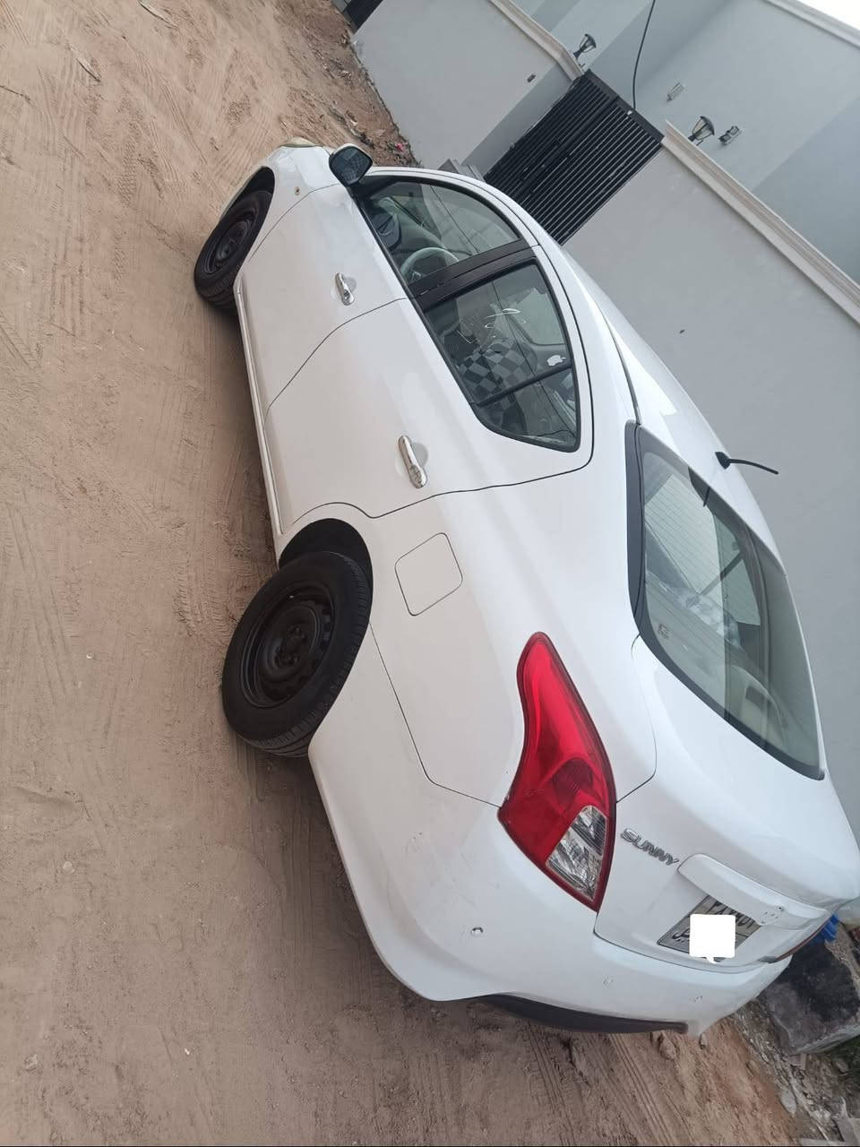 السلام عليكم
نيسان صني 2016
سياره جاهزه 
كفاله عامه من الصبغ و التبديل  فقط ثنين باردات بسيطات 
رقم اربيل الماني 
مكاني نجف 
السعر 88$
***********
