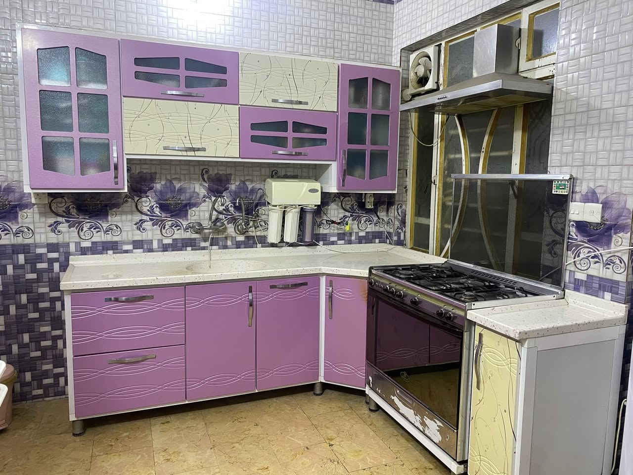 السلام عليكم
مر رخصة الادمنية
 

كاونتر مستعمل نظيف للبيع يتكون من جزئين معلق وارضي 
يحتوي على سنك و سلة صحون كما موضح بالصور 
نوع : MDF
السعر : 250,000 وبيه مجال

الموقع : بغداد الطوبجي حي السلام 
للاستفسار الاتصال على الرقم :
‭***********‬ 
او التواصل خاص
