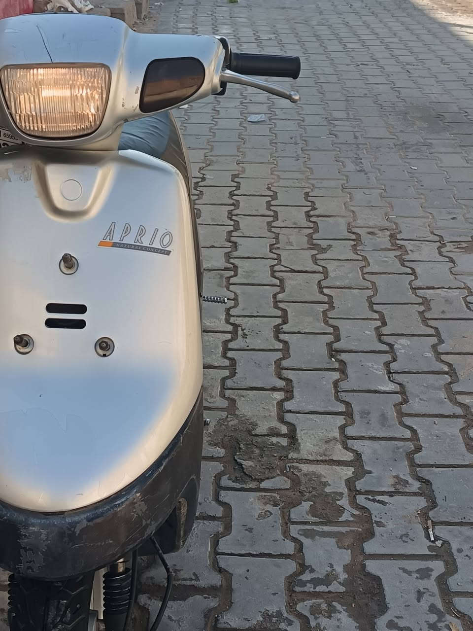 دراجه بطه
قفل ستيرن وجنطه شغال 
مكينه ناعمهه مجفته تجفيت عام جديد
كابريتر اصلي جديد
الدراجه حلوه ونضيفه كهربائيات كلها شغاله 
نقصها باتري فقط والسلف شغال نقصه دشلي فقط 
مكاني كريلاء حي الحر السعر ٢٥٠ وبيها مجال 
رقم الهاتف: ***********
