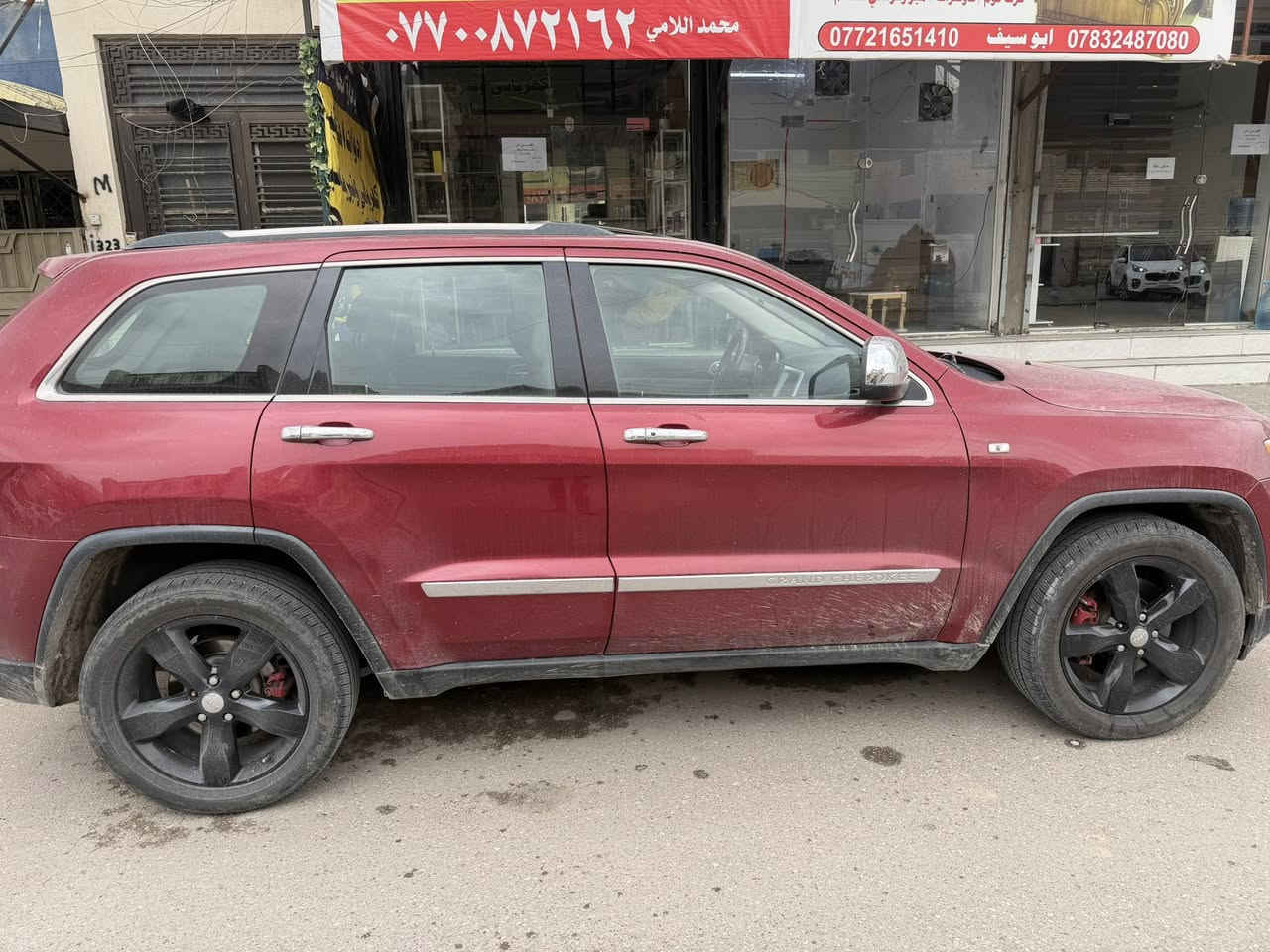 السلام عليكم للبيع جيب
موديل ٢٠١٢ 
رقم بغداد دولي
محرك ٣٦٠٠
فول مواصفات 
بيها ٦ قطع صبغ 
بيها مقدمه الشاصي مبدله يعني بي كص 
السعر ١٣٠ 
***********
