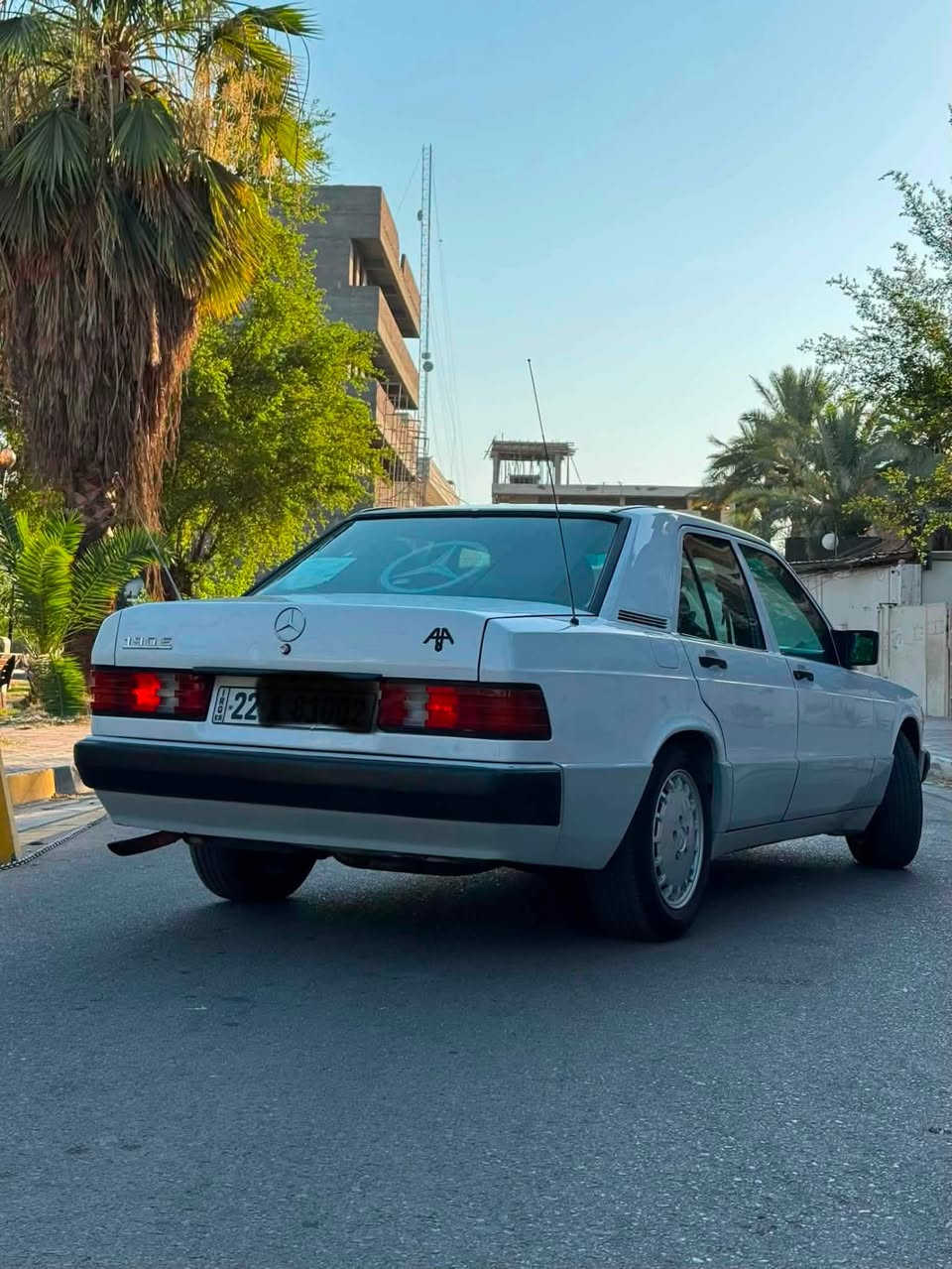 للبيع فقط بدون مراوس مارسيدس 190 طيارين بلادية وارد يابان موديل 1993 رقم اربيل ب اسمي هزة ورقم وسنوية جدد السياره بلاديه بيها فقط قطعتين كلير جاملغ خلفي وباب خلفي فقط كلير بدون قطره صبغ او معجون السياره بلادية للاخير قواعد دبل دواخل جوه السياره كلها بلادي شركة مابيها برغي نقص غراضها كاملة العدة والصيدليه والبردة دواخل صاج محرك 4 بلادي سياره مابيها جطل واحد تبريد كزاز والله ماشيه 210 الف كيلو حقيقي قبل اسبوع سويت الها ادامة دسكات اماميه خلفيه بنزات ادامة لمنظومه البانزين حتى المي اخضر مالتها سياره بالباكيت مال جناي والسياره ب اسمي تحويل او وكالة مكاني الاعظمية المقبرة الملكية 
السعر 80 ورقة وبيها مجال بسيط
رقمي ***********
