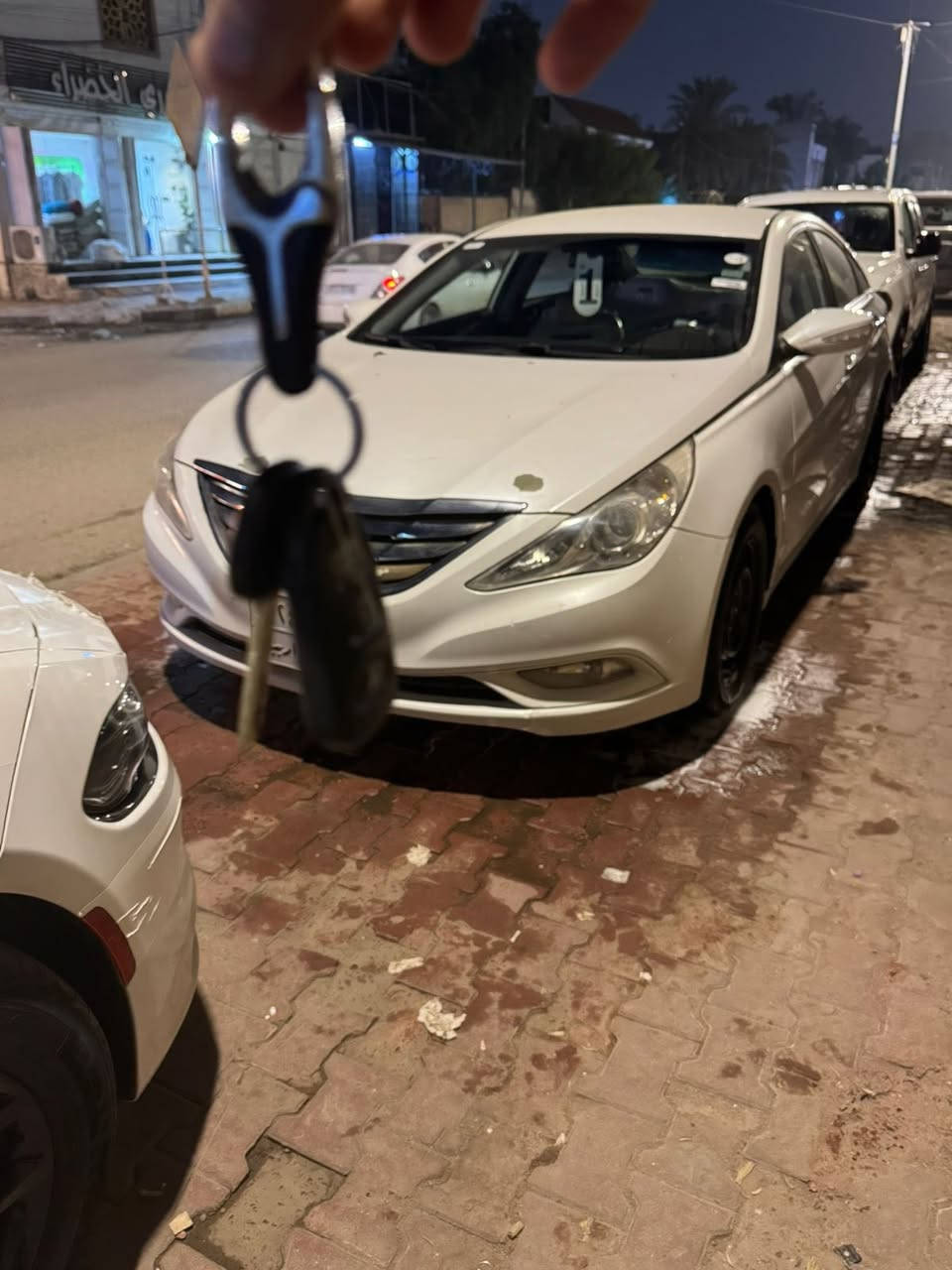 السلام عليكم
سوناتا ١٤ فول عدا فتحه وبصمه حساسات كامره دوارة سنويه ارقام طبق الاصل شرط دك حاسبه الرقم القديم مو طويل كشنات تدفئه ، تبريد ثلج السيارة احلى من الصور 
بانزين بانزين
 السعر ٥٠ وبي مجال قليل لشراي 
مكاني بصرة
***********
***********
