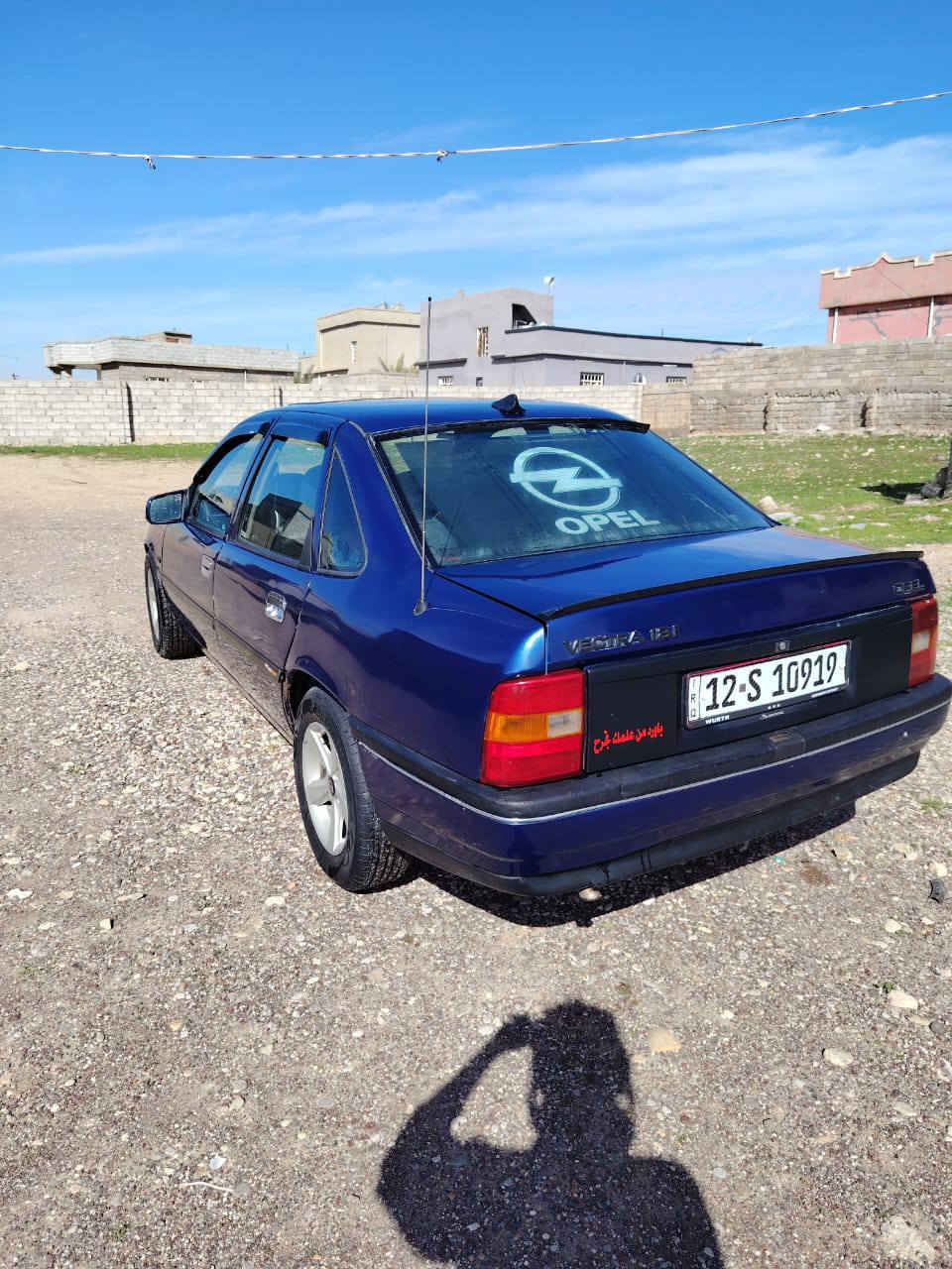 سلام عليكم
فكترا للبيع
صبغ جماليه بدون اي ضربه 
موديل 1992
جامات كهرب 
ابريك ABS
محرك 18مامفتوح
صدر تاير جديد  هزه جديده شرط التحويل 
السعر اتصل ع رقم ***********
