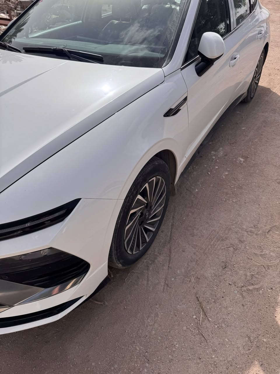 سلام عليكم سوناته موديل 2024شرطيه سياره ماشيه 54الف مكفوله كفاله عمه سياره ما متعوبه على يدي سعر 200 عنوان البصره الدير الرقم ***********
