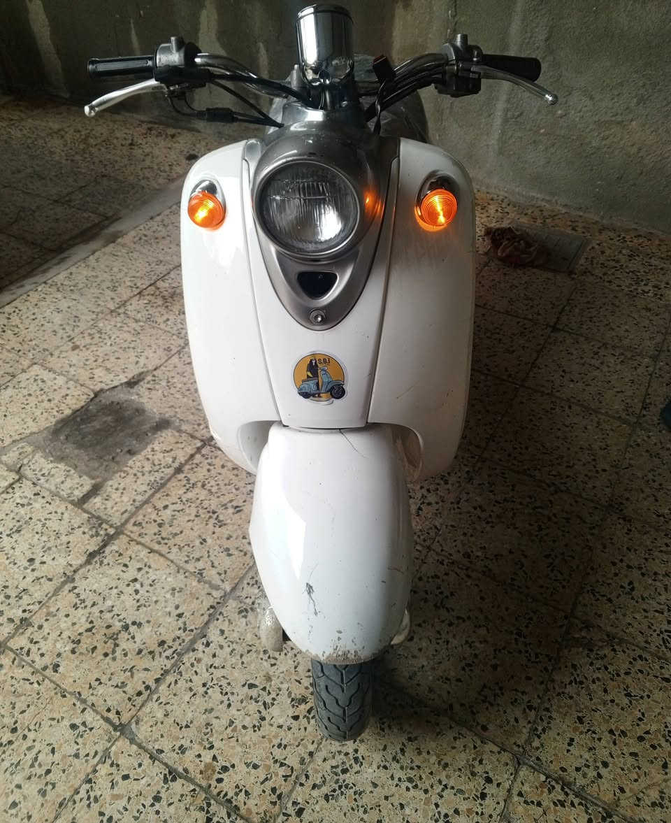 السلام عليكم
دراجه عبد الحليم 60 
دراجه اي نقص مابيها مكينه ممفتوح كابريتا بلادي كهربائيات كله شغال  
سعر275بي مجال  
***********
