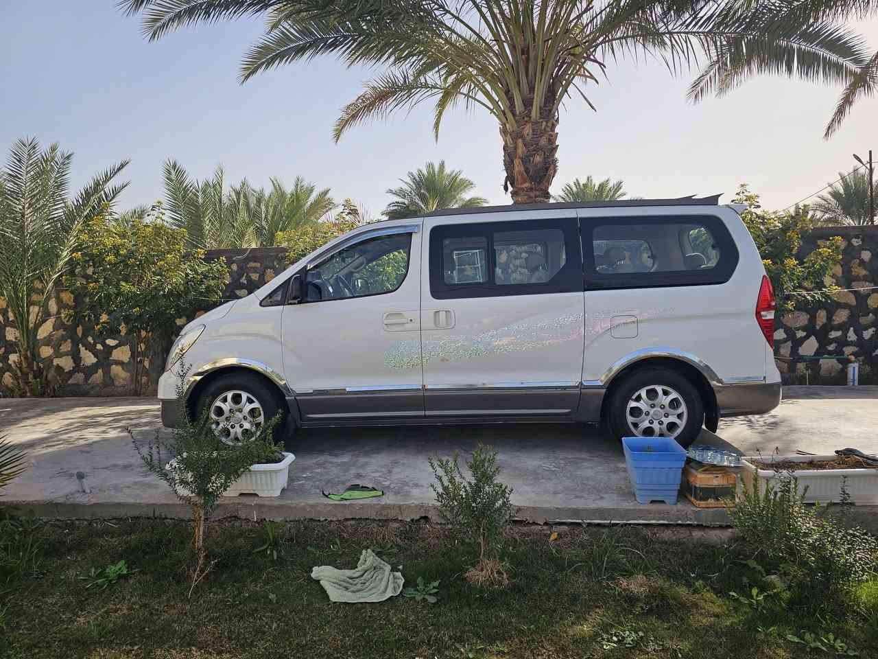 ستاركس للبيع ٢٠١٤ H1 سياره مكفوله من الصبغ يوجد فيها شخط في الباب الايسر تخم تاير جديد حداديه جديده محرك مجفت صاره ٦ اشهر تبريد ثلج للاستفسار الاتصال على هاذا الرقم ***********
