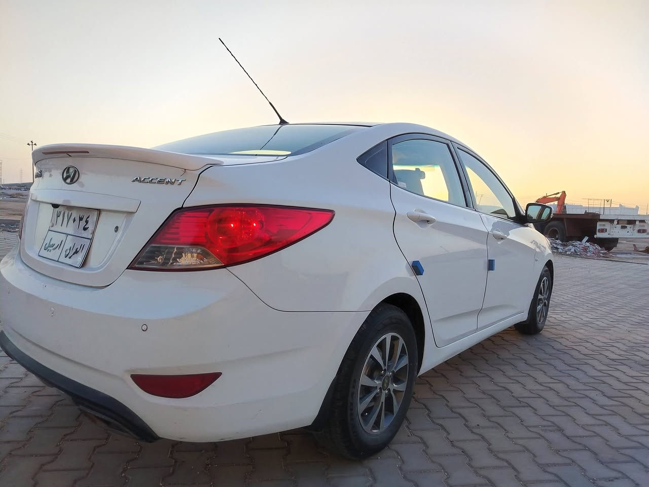 سلام عليكم هونداي اكسنت شكل 2012 خليجه 1600 اصل مكفوله عده جاملغ امامي صبغ فقط بدون اي شي باقي كفال مكينه وكير وتبريد وحداديه كله شرط كارتون تخم تاير جديد شااشه وكامره وحساس وبقيت الموصفات المعروفه سياره رقمه اربيل الأماني وكاله او تحويل سعره 88 مكاني نجف اتصال فقط ***********

