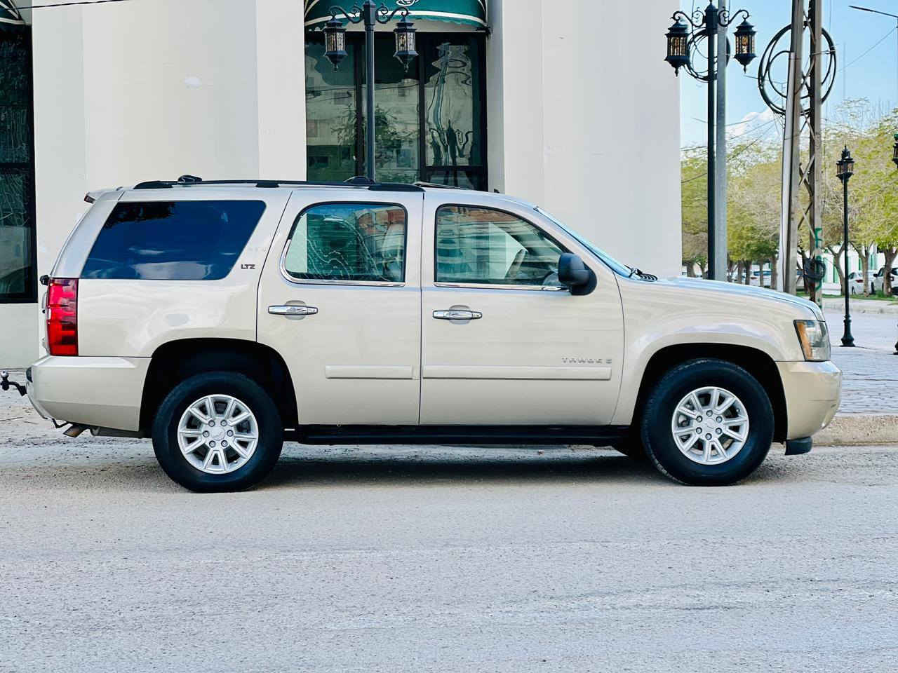 تاهو موديل 2007 مواصفات LTZ  سعر 157 قابل للتفاوض للاستفسار الاتصال *********** وارد مريكي جاملغ وباب بدون دواخل ولباقي كفاله عامه مواصفات فول 1عله1 فتحه سقف سبعه 7راكب ثلث قطع تبريد كشنات سياحي منفصل تحكم ستيرن مثبت سرعه كشنات جلد+كهربائي جنطه شفط مري شفط داخل صاج وبعد بيهه هواي مواصفات مكينه وكير مكفولات حداديه جديدهه تخم تاير جديد تبريد شغال ثلج سياره جديده وجاهزه وأي نقص مابيهه رقم بغداد نكليزي سنويه 30مشروع وطني مكان سياره كربلاء المقدسة كربلاء, العراق
