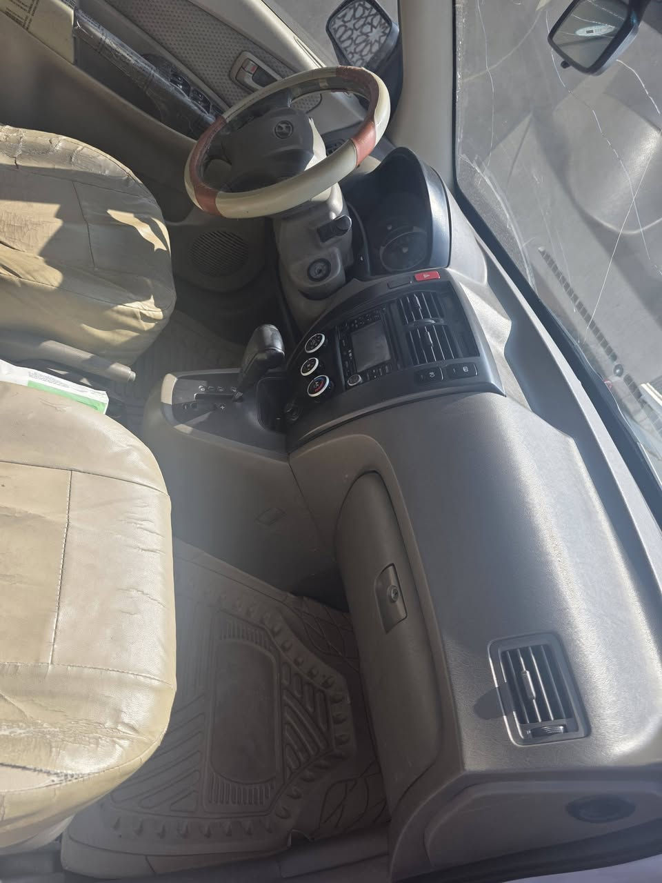 سلام عليكم توكسان 2009 خليجي رقم  اربيل بيه الجاملغ الخلفي مصبوغ السعر  110 مكاني ديوانيه سنويه بعدله 6 اشهر  وتسقط رقمي ***********
