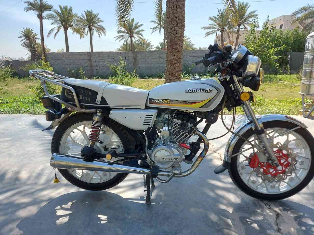 سلام عليكم سفانه للبيع موديل 2024 مامفتوحه كفاله سعره 580 بيه مجال رقم تلفون *********** 
بابل / جبله
