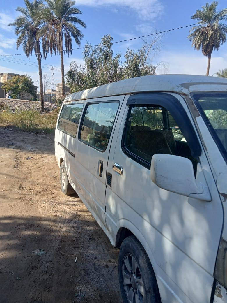 السلام عليكم سيارة موصلية جنبي للبيع  مكانها بالنجف بالكوفة سعرها 35 وبيها مجال حك الجية مابيها وصل خط وبحث السيارة خير من الله الي عنده استفسار ***********
