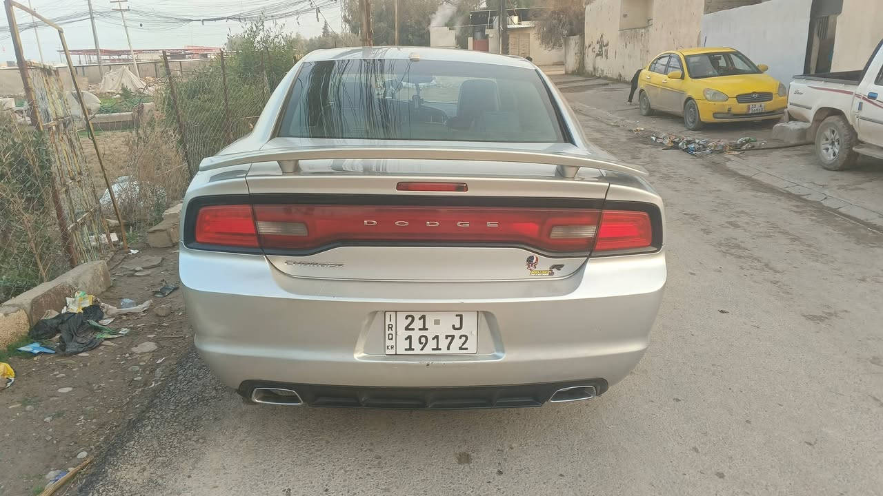 جارجر2012 داخل جلد اسود گير طياره 8نمر دخول ذكي وتشغيل عن بعد فول بلا فتحه السعر 150 وبي مجال للستفسار عل رقم ***********او***********
