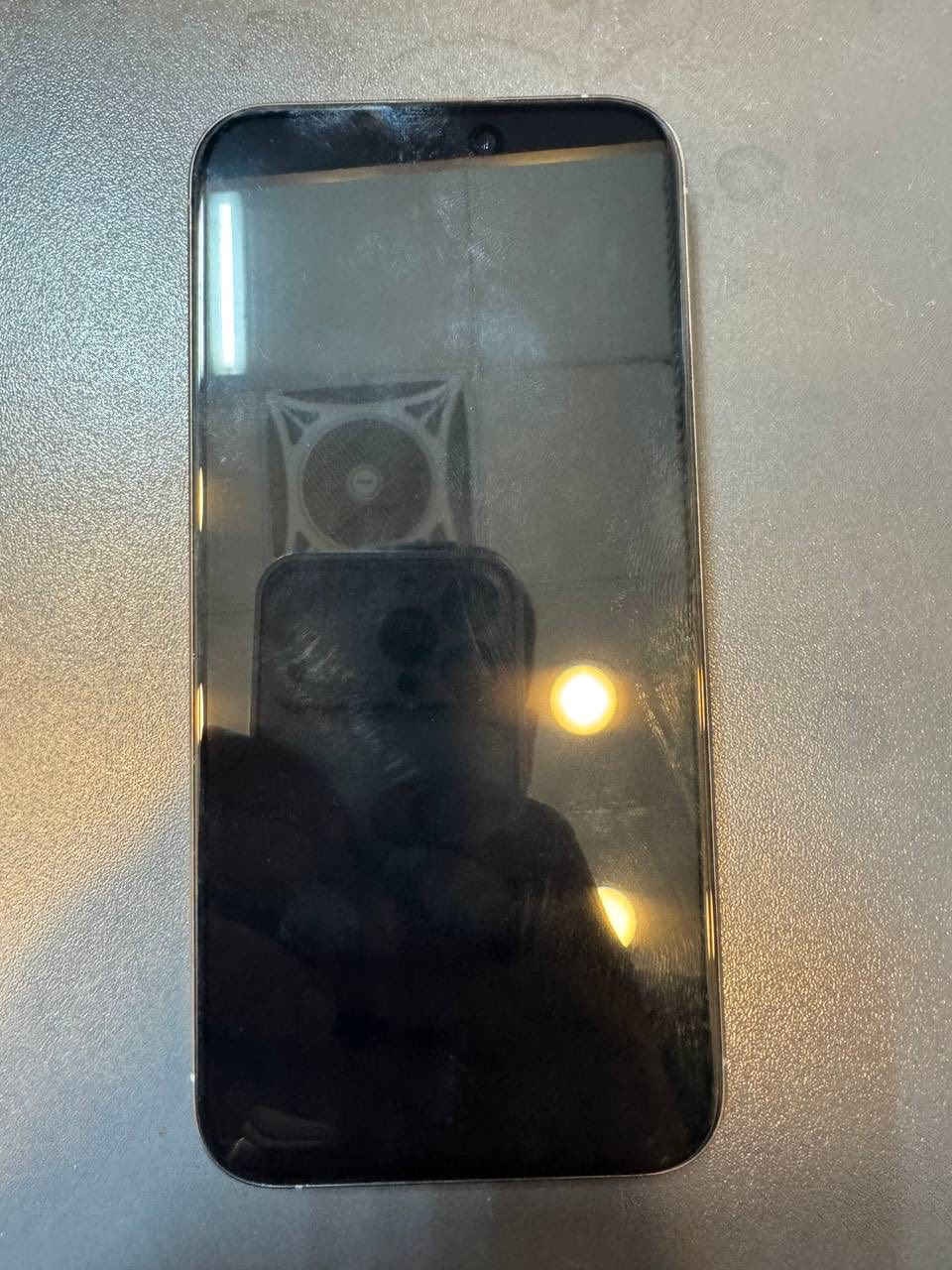 السلام وعليكم 15 برو ماكس جهاز نضيف مكفول من الشخط ممفتوح ولا مبدل بي شي ذاكرة 256 بطارية 86 ويا كارتونه مطابق مكاني بغداد الشعب متواجد خاص 
سعرة ٩٧٥ وبي مجال بسيط 
*********** واتساب 
*********** خط
