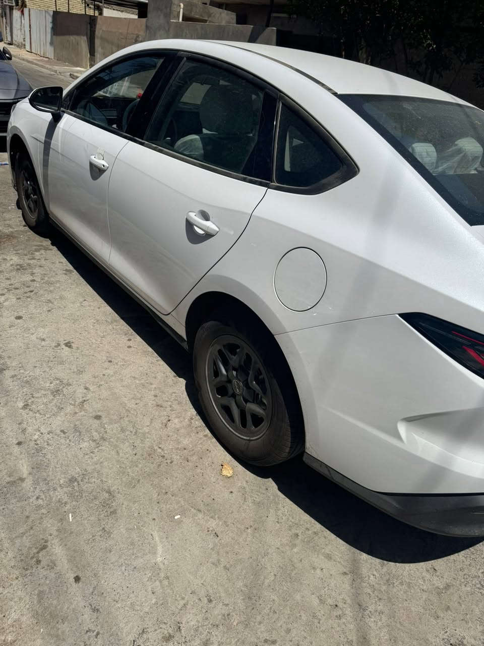 سلام عليكم بي واي دي سيل فايف ماشيه 7000بيها رصعه موضحلك بلصور السعر 19و 700مكاني بغداد ***********
