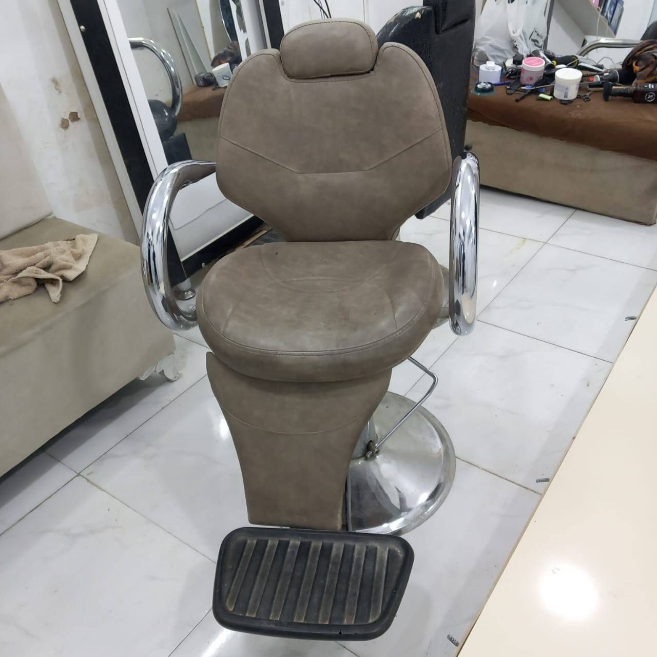 ديكور محل مال حلاقه شغل تفصال درجه اولى كامل
مزاد مهدي خانقيني
خانقين محطه خلف مركز شرطه ازادي
***********
