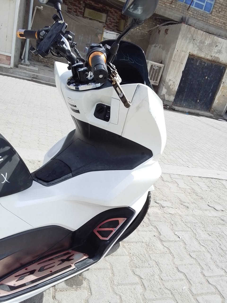 اسلام عليكم بيسي إكس جيل رابع كوري كفالة عامة دراجة مال رمبة بيها شخوط بصيطة وموضح كلشي بالصور لاتكلي وين شخوط مبينات حساس استان حساس ازدحام تدفأة يدات شاير عالي ناصي قفل جنطة قفل ستيرن كلة شغال اي بي اس مانع انزلاق كلة جديد دراجة كارتون السعر 16مكاني بغداد مدينت الصدر اخوان بس الشراي يخابر لحد يكسر بحلال الناس اذا مو شراي لاتوعد جذب وبس تعب وتصل وتدلل {{***********}}وتحياتي للجميع {{اخوكم كحيلان }}
