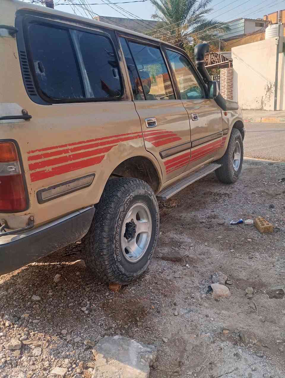 سلام عليكم ليلى علوي للبيع مكان ديالى بلدروز
(السعر ٦٠ ورقه وبيه مجال) شغاله كلشي ما ناقصه 
رقم مثنى سنويه رقم الهاتف ***********
