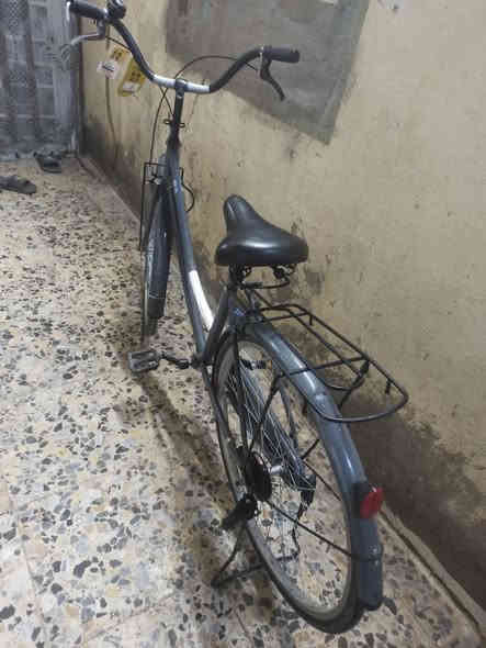 سلام عليكم باسكل للبيع حجم 26 نضافه شوفة عينك كلشي ما ناقصه تايرات والويلات نضيفه مكاني نجف خلف قرية الغدير شارع المطحنه السعر 75 وبي مجال بسيط الشراي يتفضل خاص للاتصال ***********
