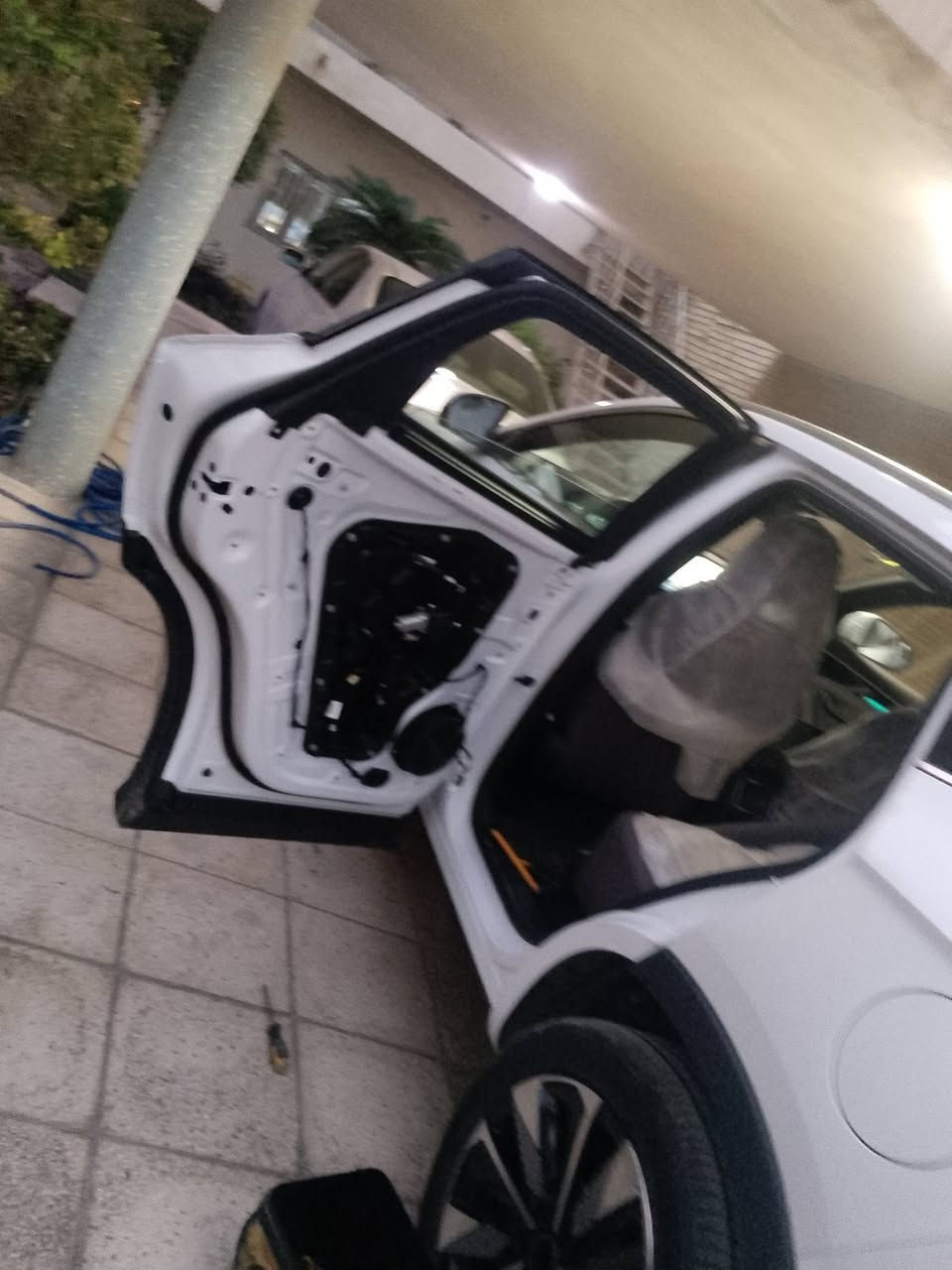 جميع نواع زجاج اليسارات القديم ولحديث نقل وشدداخل بغداد مجانن
وبنسب السعار رقم الهاتف ***********
