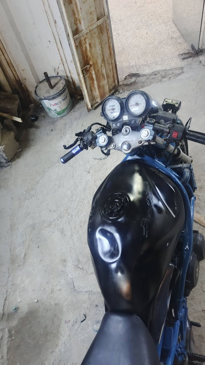 سلام عليكم من رخصت ادمن دراجه بانده 400كرستالvcكامله عليه ادامه بلكات وكباريترات مي زيتي كهربئات شغاله بيه نواقص بسيطه مراوس بيراني 25 او سكنس جبلي شعندك نزل نطايح مرايد مكان بغداد


**إذا كنت صاحب هذا الإعلان وتريد حذفه لأي سبب، رجاءا أرسل رسالة إلى الدعم الفني**