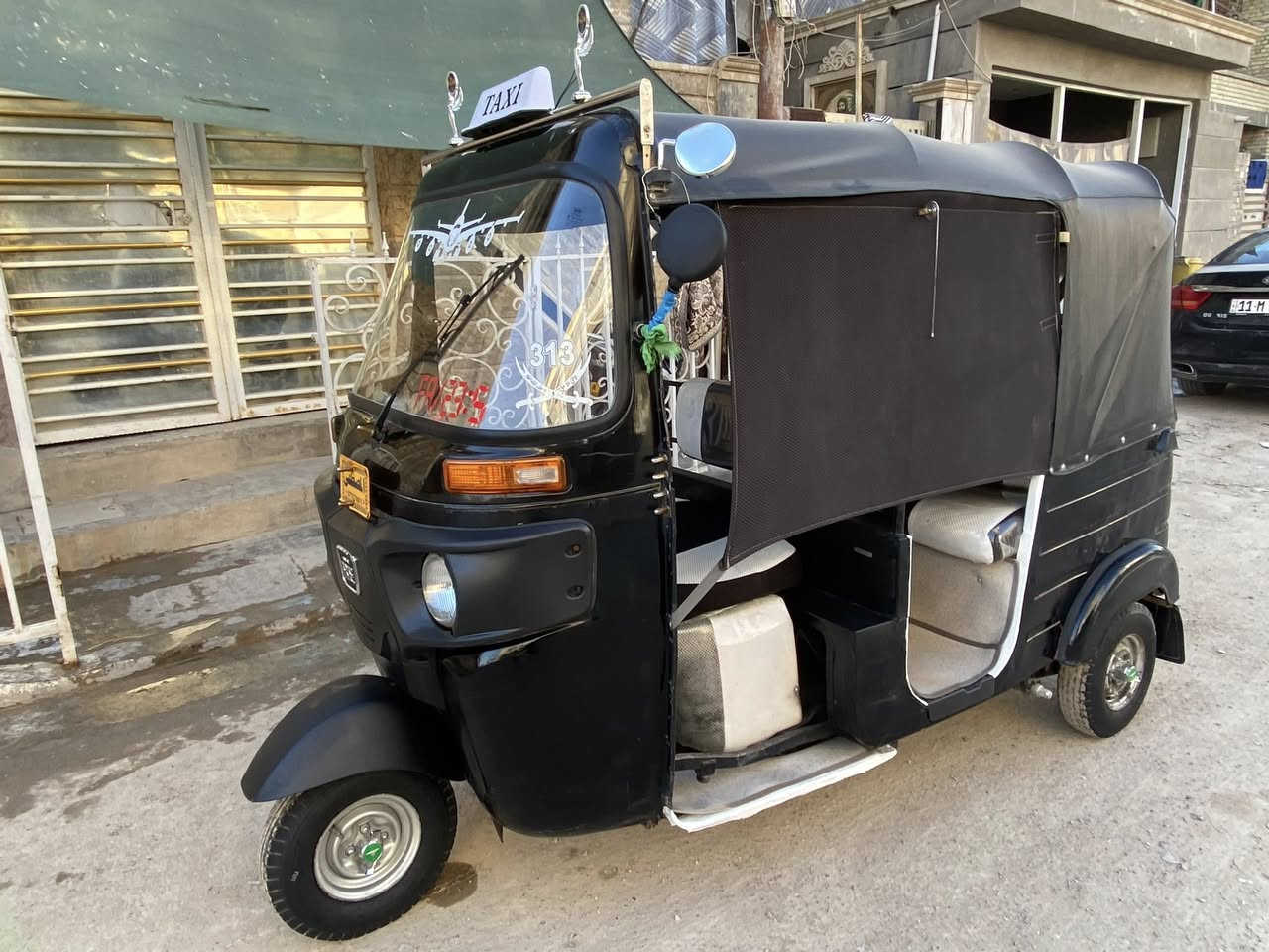 السلام وعليكم مرخصة الادمن تكتك للبيع موديل 17 شهر 5 مكينه خير من الله جديده التكتك أوراق فقط بدون ترقيم  التكتك بيهه كلشي جديد/السعر3400/ بغداد الامين الثانيه للأستفسار ***********🤍.
