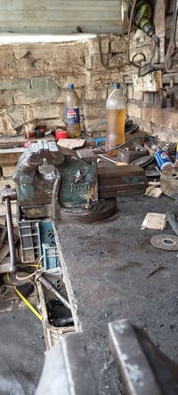 منكنه حديد قديمه حجم 5نج تفتح 18سانتيم  عرض فج 12سانتيم  07711808469 ب...