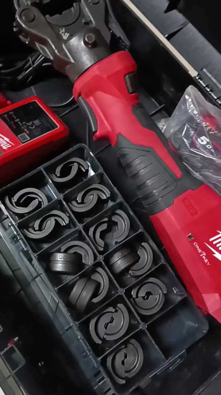 للبيع 

كابيسه ميلواكي 

مستعمل اخوه جديد 

بفتات 10 الي 300ملم وياه

*********** واتساب
