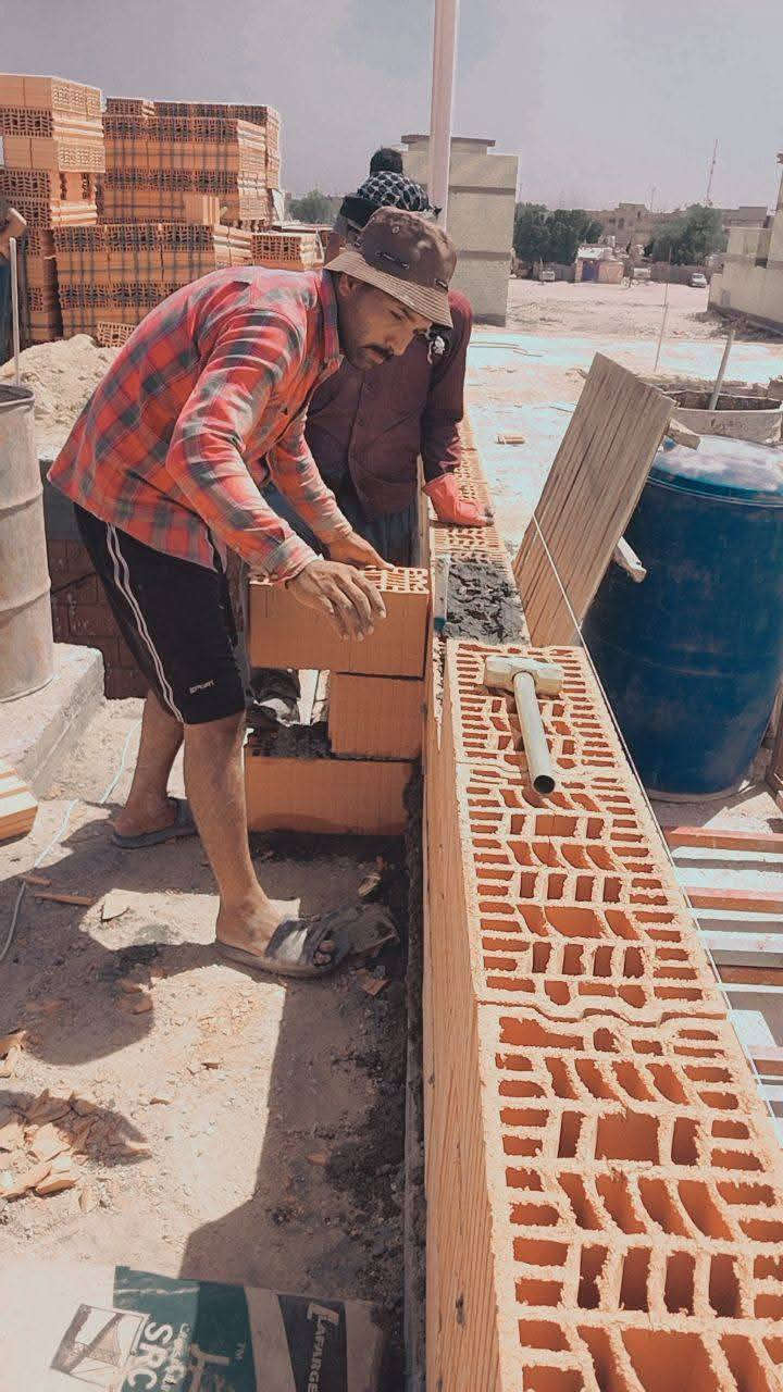 خلفه بناء متفرغ حاليا لتصال ***********
