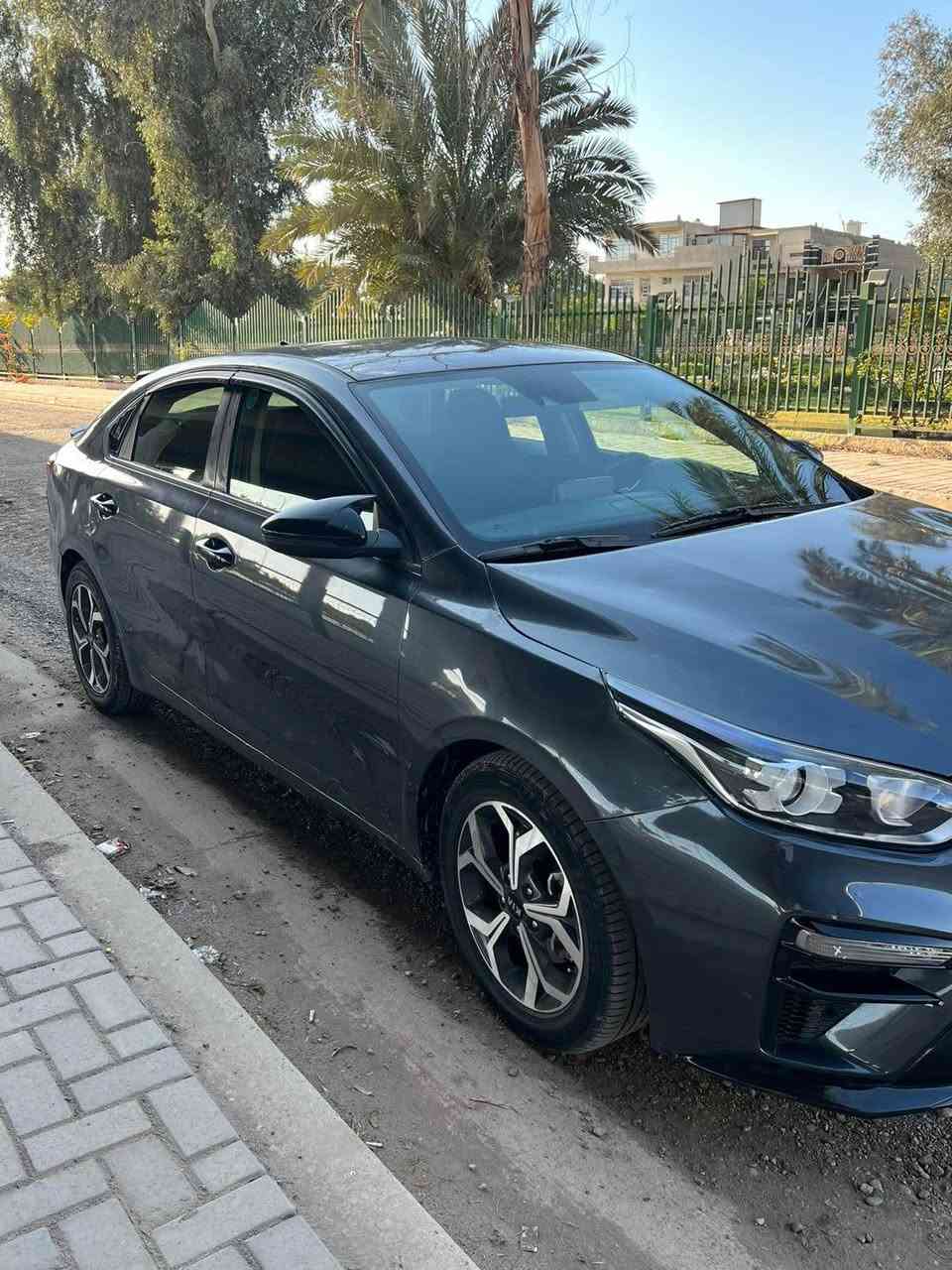 سلام عليكم عليكم كيه فورتي 2021 وارد امريكي بيها حادث جاملغ ابيعها على وضعها حادثها مال امريكا جاملغ وبنيد سياره رقم اربيل تريد تحويل او تريد وكاله السياره مكينه 2000 دوش وكير AT السياره نضيفه كلش وحلوه السعر 109 وبيها مجال بسيط العنوان بغداد للاستفسار *********** بغداد, العراق
