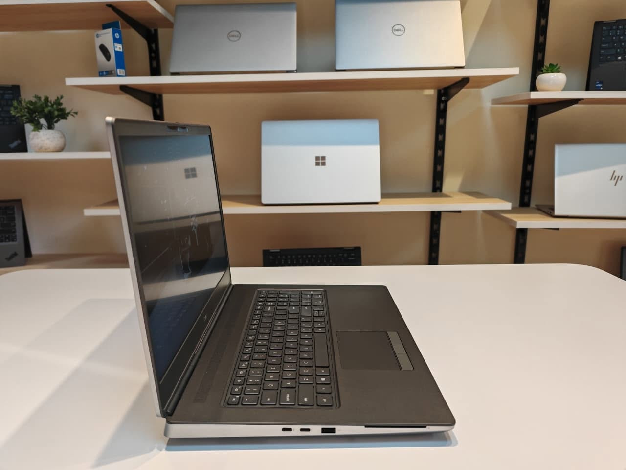 🔥 أقوى Workstation متنقل وصلنا حديثًا 🔥
💎 DELL Precision 7770 – أداء احترافي بمعنى الكلمة 💎
📌 استيراد فرز أول | حالة كسر الزيرو | خامات Premium

⚡ المواصفات:
🔹 Processor: Core i7-12850HX
🔹 16 Core / 24 Thread / 25MB Cache
🔹 RAM: 64GB DDR5 4800MHz
🔹 SSD: 512GB NVME
🔹 VGA: NVIDIA RTX A5500 16GB GDDR6 🔥
🔹 Display: 16 Inch FHD IPS
🔹 Full Metal Body ✨ خامات معدن بالكامل تعطيك فخامة وتحمل عالي

💻 الجهاز مناسب للجرافيك والمونتاج والريندر والبرامج الهندسية الثقيلة والذكاء الاصطناعي بأعلى أداء بدون أي مشاكل 🔥

✅ متوفر أجهزة بأسعار مختلفة تناسب حضرتك
✅ أطول فترة ضمان بإذن الله
✅ متوفر شحن لجميع المحافظات 🚚

📍 الفرع الأول: المهندسين – 8 أ شارع الفرات – جامعة الدول العربية
📍 الفرع الثاني: مدينة نصر – 21 مصطفى النحاس – أمام أميرة الدهب

📞 للتواصل: 01027092346
📲 واتساب:
https://wa.me/qr/Y5YBAQTLQAA5G1
#HP_ZBook
#HP_ZBook_8_G1i
#ZBook
#Laptop
#Laptops
#لاب_توب
#لابتوب
#استيراد
#استيراد_فرز_اول
#فرز_اول
#HP
#Workstation
#Gaming_Laptop
#RTX500
#IntelUltra9
#مونتاج
#جرافيك
#تصميم
#برمجة
#مهندسين
#شغل_احترافي
#شغل
#لاب_توب_جيمنج
#لابتوب_استيراد
#شاشه_تاتش
#TouchScreen
#RTX
#Graphic_Design
#Video_Editing
#Programming
#Designer
#Editor
#LaptopDeals
#BestLaptop
#Tech
#Technology
#مصر
#القاهرة
#مدينة_نصر
#المهندسين
#زقازيق
#الشرقية
#شحن_لكل_المحافظات
#عروض
#خصومات
#اجهزة_استيراد
#كمبيوتر
#Laptop_Sale
#UsedLikeNew
#HighPerformance

🔥 الحق جهازك قبل نفاد الكمية 🔥


**إذا كنت صاحب هذا الإعلان وتريد حذفه لأي سبب، رجاءا أرسل رسالة إلى الدعم الفني**