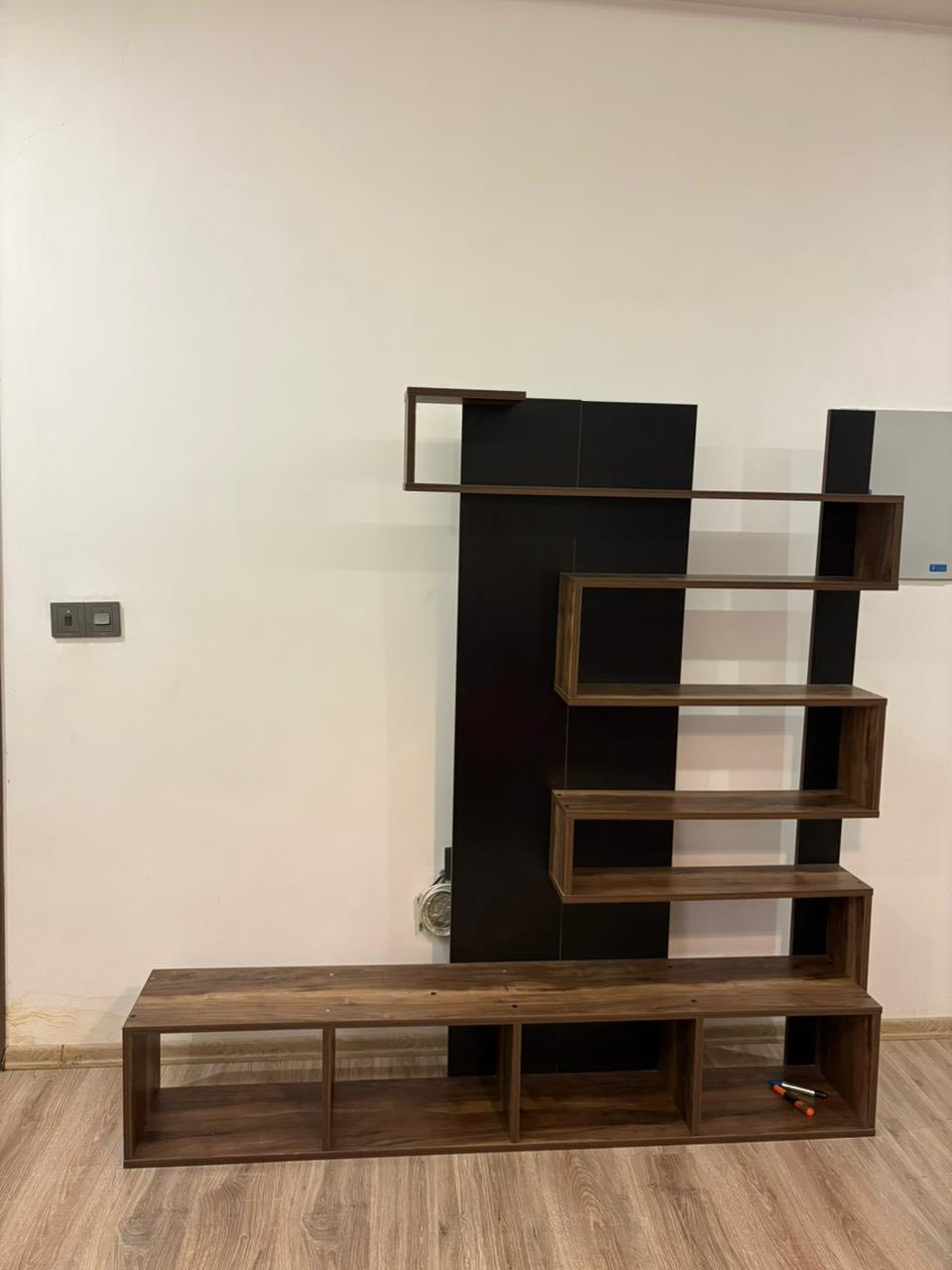 ٢ دانة مافوري تركي اصلي ٢ بة ٣ 
٢ فرش تركي اصلي ٢في ٣ 
ميز تلفزيون ١٨٠ في ١٨٠ 
منضدة تلفزيون ١٨٠ في ١٨٠ 
سعر ٢٠٠٠٠٠ دينار. 
***********
عنوان اربيل
