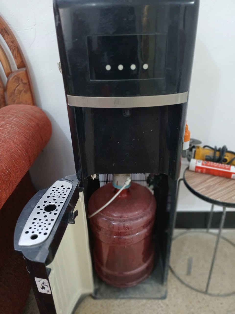 طباخ ومايكروي وبراد وزاويه وبردات كوت ***********
