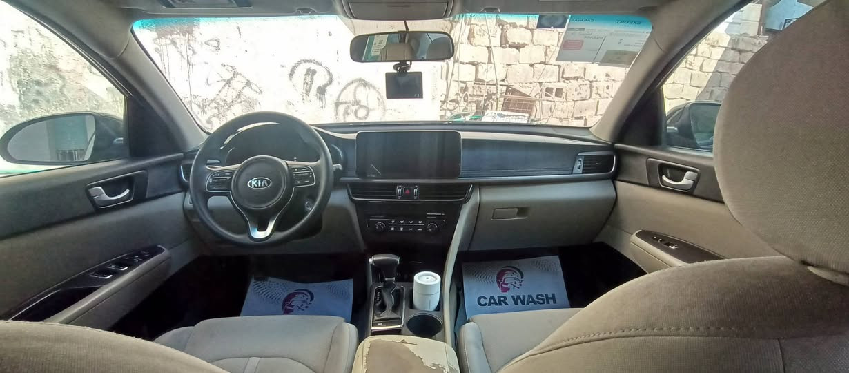 سلام عليكم. كيا اوبتما 17 وارد امريكي 2400 GDi 
ماشية 110 تقريبآ سيارة حادث امريكا 4 قطع بوب 3 معمرات واحد مبدل اعتبرها مبخوخه حزام حته لاتسأل  كير مكينه مكفولات لاتنقيص ولاتبخير سيارة عليها ادامة عامه من كل شي تخم تاير جديد تخم دسكات دبل لنك جديد. صدر. + حمام داخلي. عدسات لايتات شاد جدد فقط نقص تبريد بي ليك صغير. تكدر تسوي سوب ليك وينتهي. سيارة بأسمي. هزة جديدة سنويه جديد بغداد العامرية. السعر ب107 وبيه مجال


**إذا كنت صاحب هذا الإعلان وتريد حذفه لأي سبب، رجاءا أرسل رسالة إلى الدعم الفني**