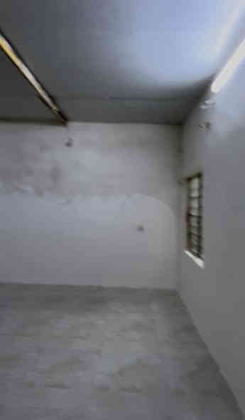 السـلام عليڪـُم بيت تجاوز بـ منطقة الغزالية نهاية شارع المشجر  المساحة 125 كامل مكمل مي كهرباء خط سحب بناء 2023 مرافق وحمام سيراميك مطبك كامل. ارضية بورسلين ملبوخ سمنت ومبيض ومصبوغ وكآمل مكمل  بيت نضيف كلش 
واتساب ***********
