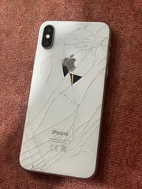 ايفون ‏ اكس للبيع مبدل شاشة فقط بطارية ما مبدل بطاريتة78بس مرفوعة فيس...