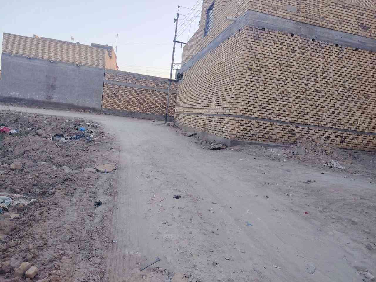 قطعة زراعي للبيع 125م .. 10+12.5م...الموقع الشموع ثالث قطعة عن شارع 30  القطعة مدفونة ومحدوله وتتوفر خدمات ماء كهرباء مجاري  .....لاستفسار ***********اتصال +واتساب نستقبل جميع العروض في مكتبنا الكائن في حي الجوادين قرب مدرسة شريف الرضي
