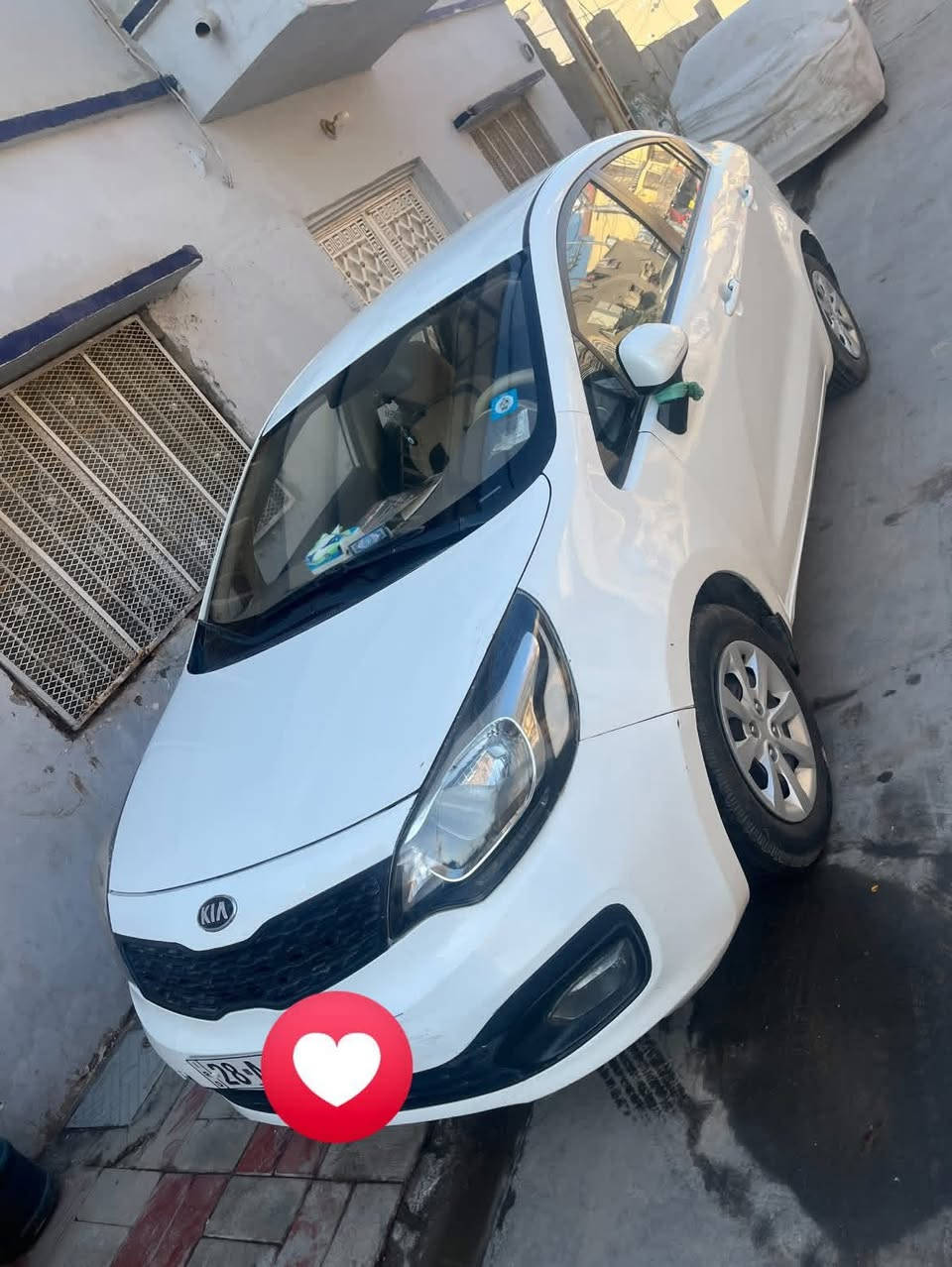 السلام عليكم ورحمة الله وبركاته السعر 97 بيه مجال 
سيارة كيا ريو خليجي للبيع 2013 سيارة نضيفة 
باسمي مداور ثاني يوم رقم نجف سنوية 27 
بيه 2 قطعتين صبغ الباب الصدر والجاملغ الأمامي الايسر جهة السايق محرك 1600 مكاني كربلاء طويريج
الاستفسار  ‭0775 193 0009‬
