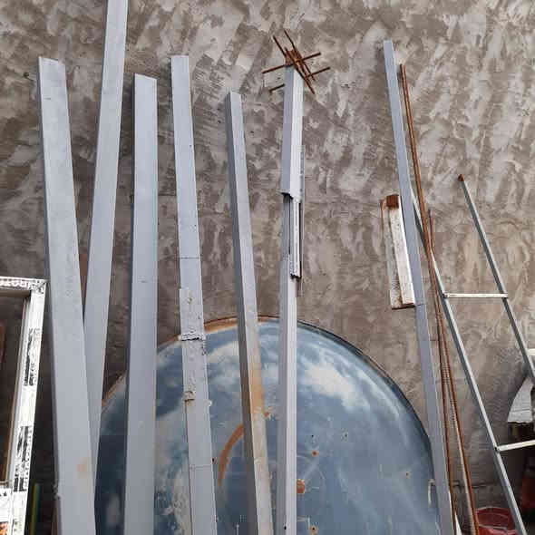 قمريه للبيع عدد ٢ قياس كل وحده ٣ متر في ٣ متر مع بواري عدد ٦ طول ٣ متر سعرهن ١٧٥ الف بغداد حي الجامعه ***********
